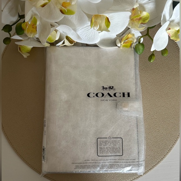 NWT 🤍 Coach Notebook in Signature Canvas and Smooth Leather • Chalk / White - Picture 4 of 6